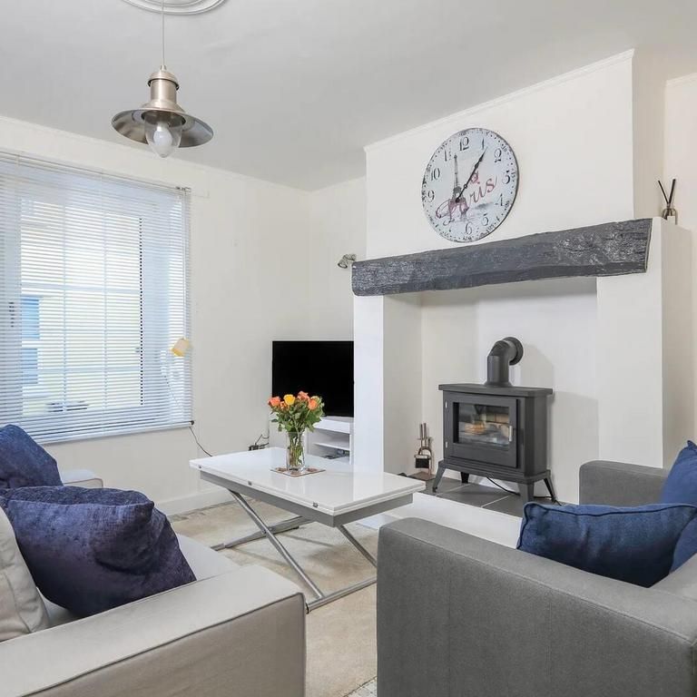 2 bedroom terraced house to rent - Photo 1