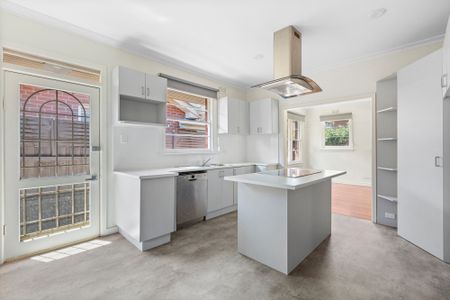 69 David Street, Hampton VIC 3188 - House For Rent | Domain - Photo 2