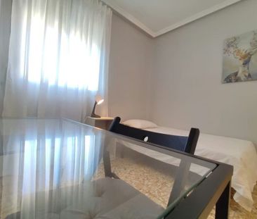 Plaza de Corpus Barga, Madrid, Community of Madrid 28053 - Photo 4