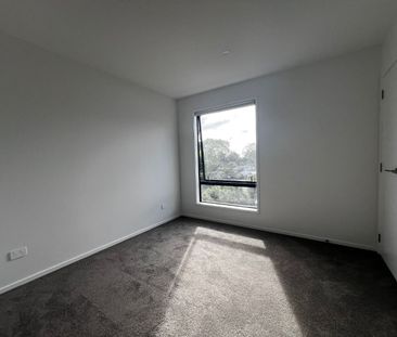 Near new 3 bedroom 2.5 bathroom on Divich - Photo 1