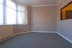 Ramuz Drive, Westcliff On Sea - Photo 2