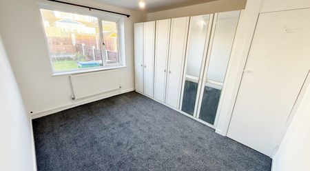 Tunshill Grove, Milnrow, Rochdale OL16 3DY - Photo 3