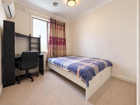 Fully Furnished Townhouse Offering Comfort and Convenience in Glenroy - Photo 5