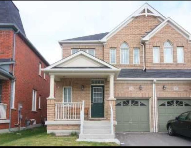 For Lease - 10 Brown Lane, Whitchurch-Stouffville, Ontario - Photo 1