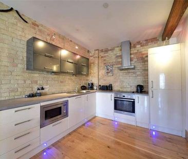 Mill Park Gardens, Mildenhall, Bury St. Edmunds, Suffolk, IP28 - Photo 3