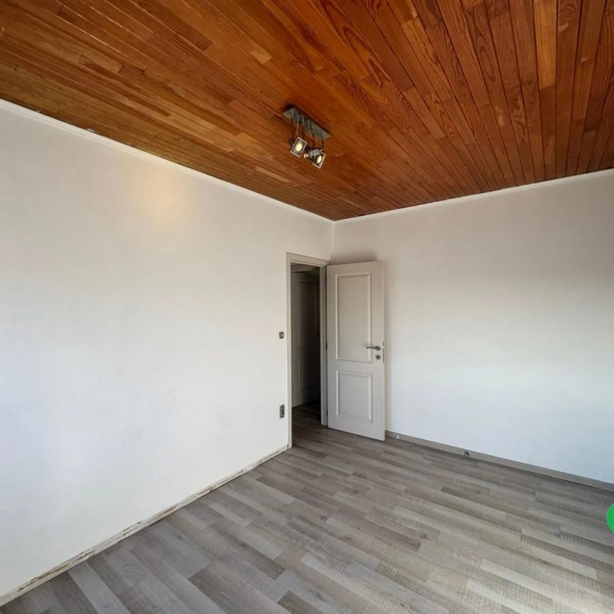 Woning met 2 slaapkamers en garage te Oostende - Foto 1