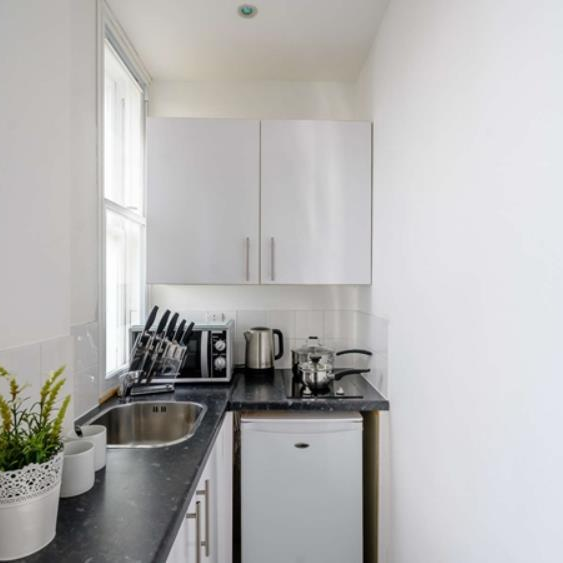 Studio to rent - Photo 1