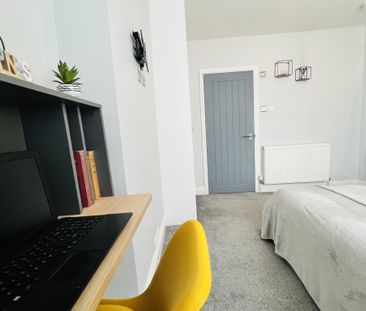 BEDROOM 5 – MEDIUM SINGLE WITH SHARED BATHROOM AND SEPERATE TOILET - Photo 6