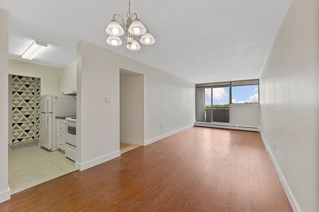 For Lease - 10330 Yonge Street Unit# 707, Richmond Hill, Ontario - Photo 3