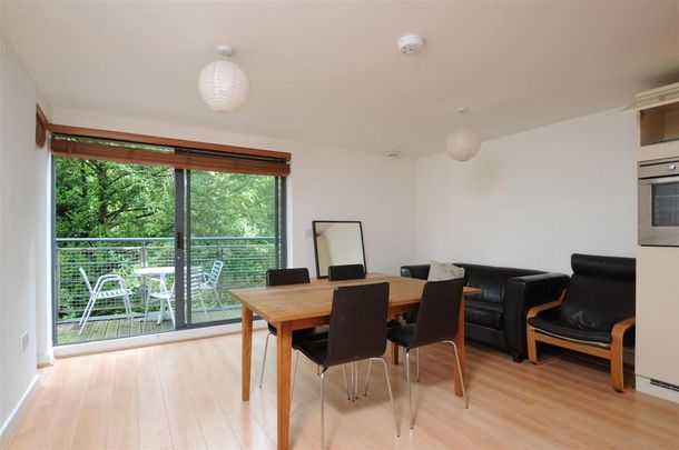 3 bedroom flat to rent - Photo 1