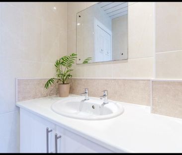 Room in a Shared Flat, Kirkwood Street, G51 - Photo 4