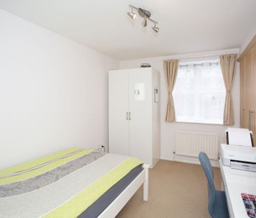 2 bedroom flat to rent, Available unfurnished from 12/05/2025 - Photo 3