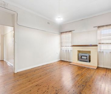 Charming 3-Bedroom Home in Prime Location - Photo 6