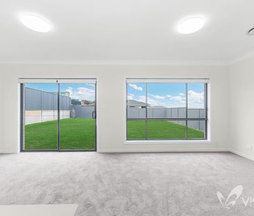 Double Storey 5-Bedroom House In Cobbity For Rent - Photo 2