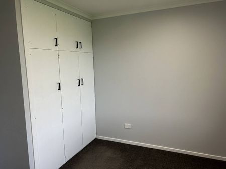 Renovated 3 bedroom home close to sporting facilities - Photo 3