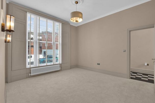 4 bedroom terraced house to rent - Photo 1