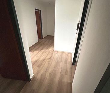 3‑Zim­mer-Woh­nung mit Bal­kon und sepa­ra­tem Tief­ga­ra­gen­stell... - Photo 6