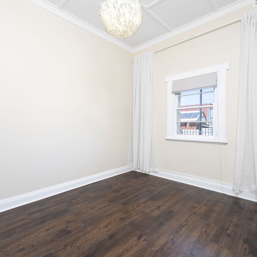 Close to Everywhere @ $850 Per Week - Photo 1