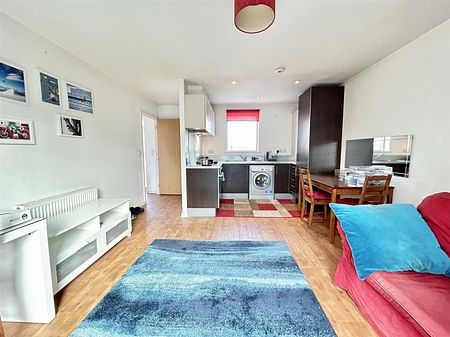 1 Bedroom Apartment To Let - Photo 5