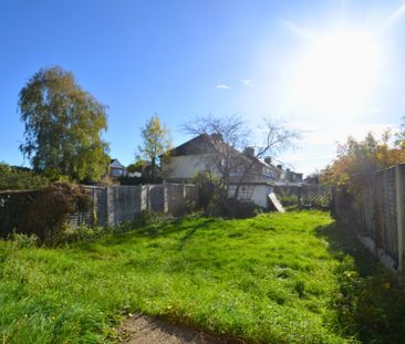 3 bedroom Semi-detached house to rent - Photo 3