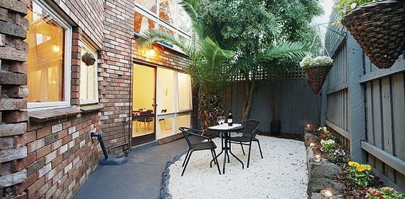 2/6 William Street, Hawthorn VIC 3122 - Photo 2