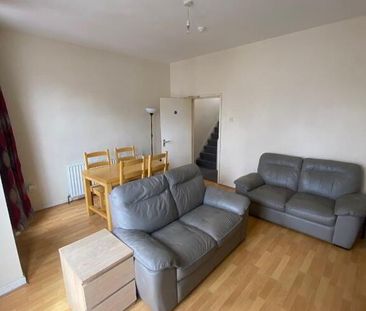 Great Apartment, 83b Dunluce Avenue, Queens Quarter, Belfast, BT9 7AW - Photo 1