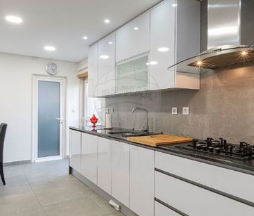 3 room luxury Apartment for rent in Lisbon, Portugal - Photo 1