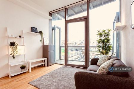 Studio to rent - Photo 2