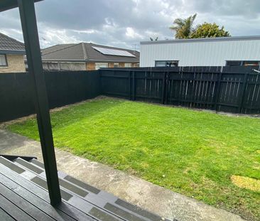 Charming 3-Bedroom Home with Garage & Extra Storage - Photo 3