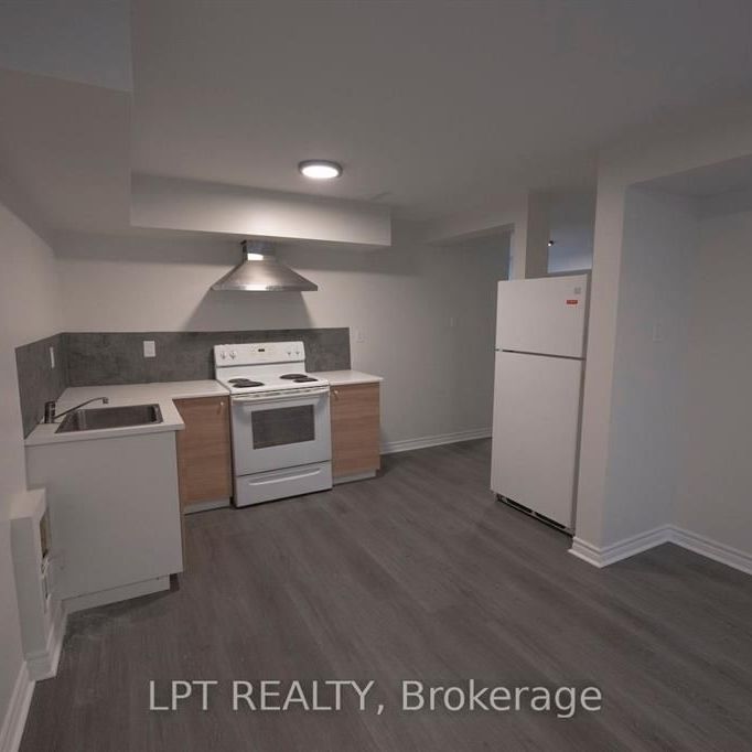 For Lease - B-27 Rockcress Gardens, South of Baseline to Knoxdale, Ontario - Photo 1