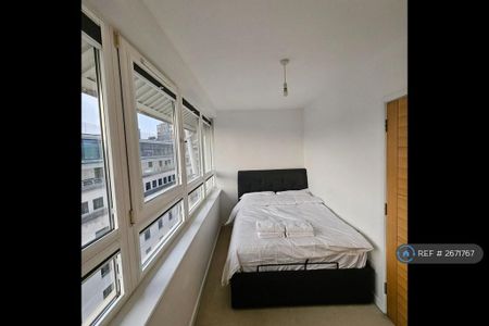 2 bedroom flat to rent - Photo 3