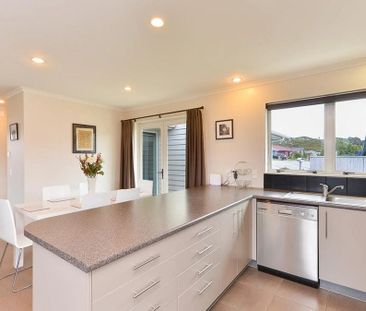 31 McEwen Crescent, Riverstone Terraces - Photo 3