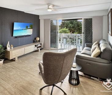 Beautifully Renovated 2-Bedroom Apartment with Water Views & Extern... - Photo 3