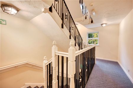 2 bed flat to rent in Royal Court Drive, Bolton, BL1 - Photo 3