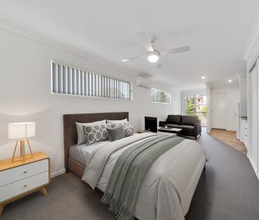 MODERN, FULLY FURNISHED STUDIO APARTMENT - Photo 3