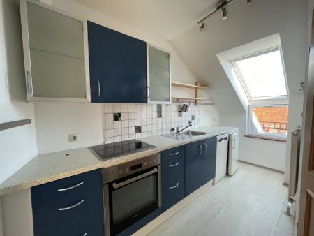 Sehr helle Dachgeschosswohnung in zentraler Lage – perfekt auch als 2er-WG geeignet - Photo 3