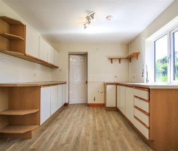 3 bedroom detached house to rent - Photo 6