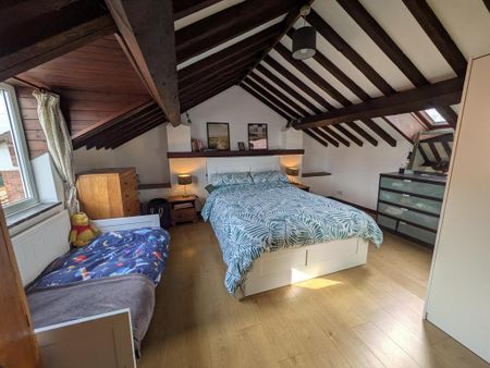 2 bedroom semi-detached house to rent - Photo 3