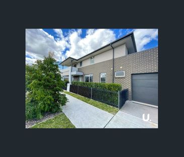 Private Living within the heart of Willowdale - Photo 5