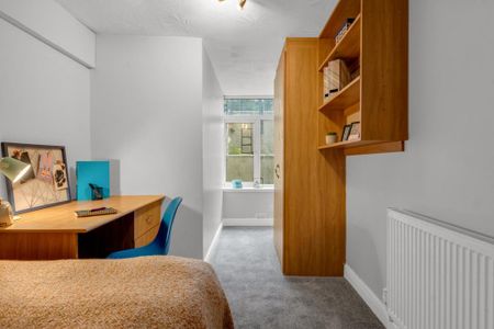 1 bedroom in a house share to rent - Photo 4