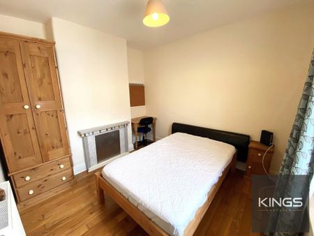 4 bedroom terraced house to rent - Photo 2