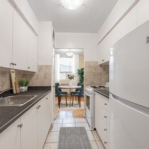 44 Thorncliffe Park Drive - Photo 2