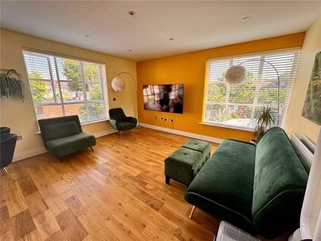 Castle Row, Horticultural Place, London, W4 4JQ - Photo 2