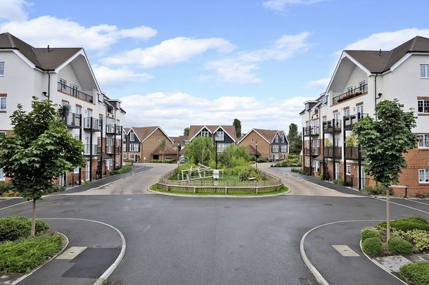 Weyview Gardens, Godalming, GU7 - Photo 1