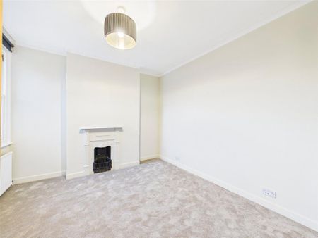 2 bedroom maisonette to rent - Photo 4