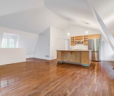 For Lease - 12 A Admiral Road, Toronto, Ontario - Photo 2