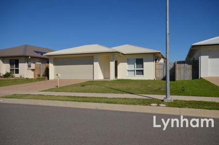 12 Rodeo Drive MOUNT LOUISA QLD 4814 - Photo 3