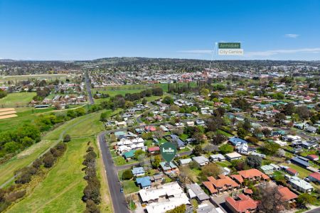 Unique Armidale Residence with Striking Design - Photo 4