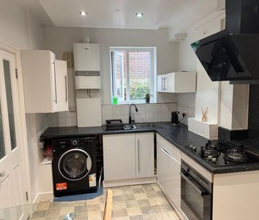 Room in a Shared House, Downderry Road, BR1 - Photo 4