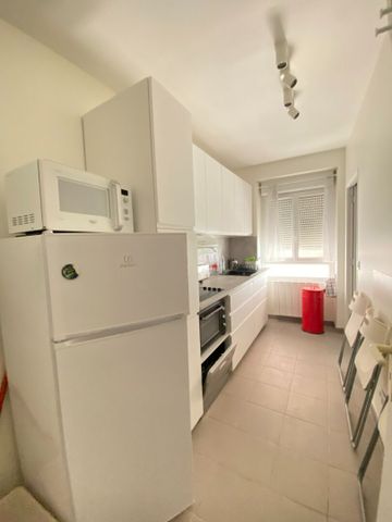 Location Appartement 1 pièce 27m² - Photo 2